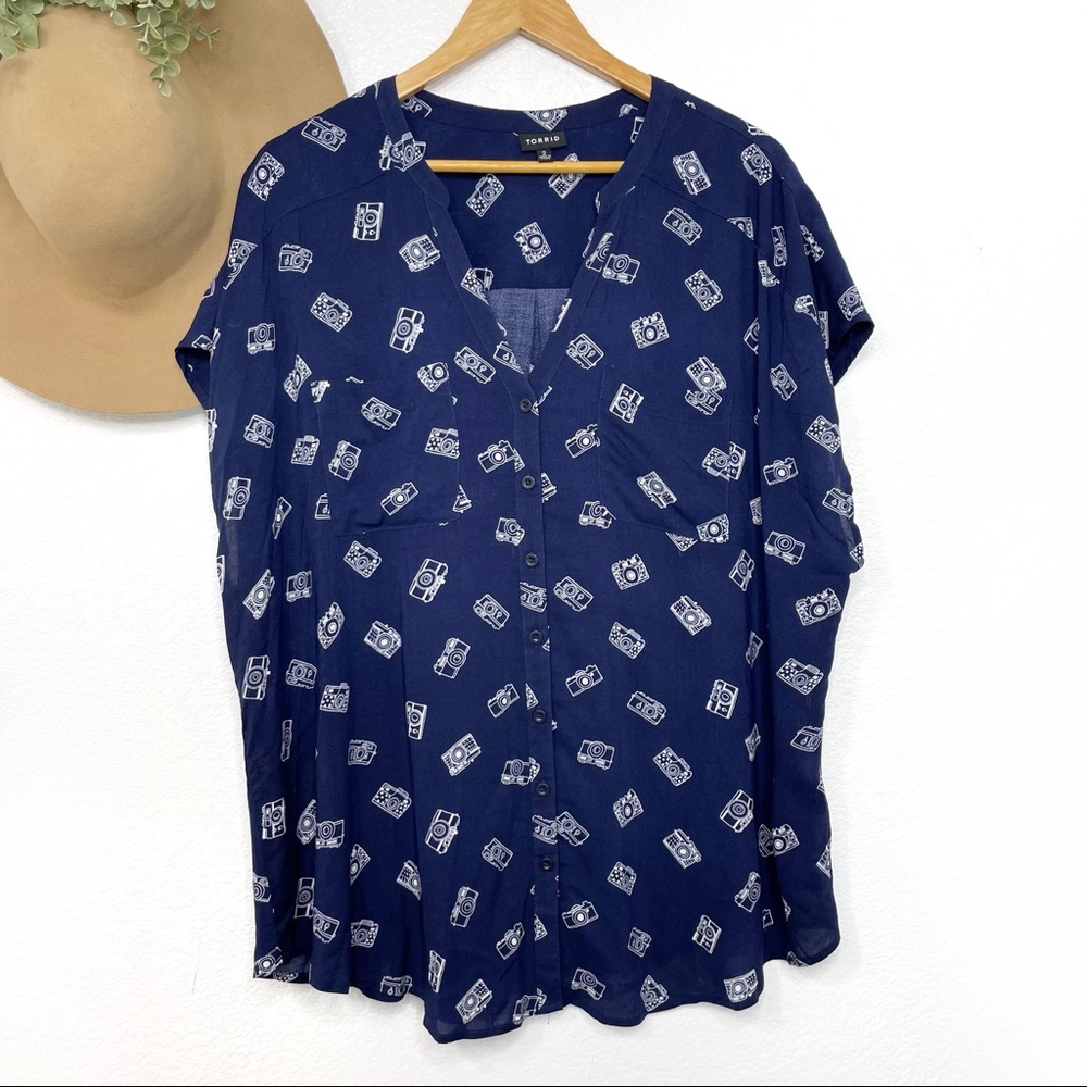 torrid Navy Button-Front Camera Print Blouse